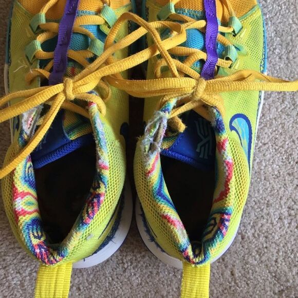 Nike Kyrie Flytrap VI 6 Limited Edition Shoes Yellow Spongebob - Picture 6 of 8